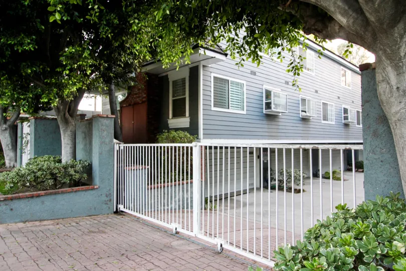 The gate into Knowleton Court in Pasadena, California