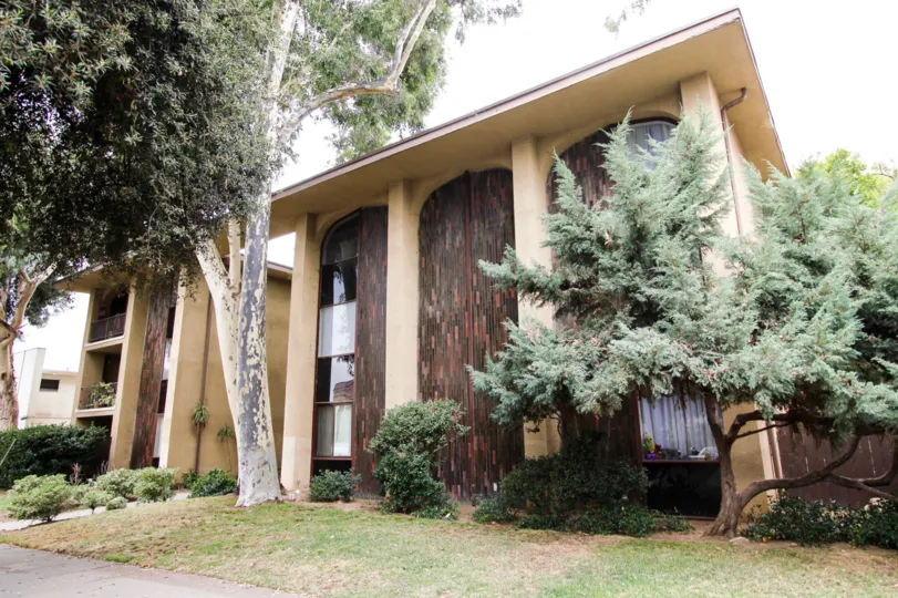 The landscaping in front of Los Robles South in Pasadena, California