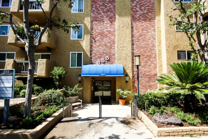 The entrance into Madison Plaza