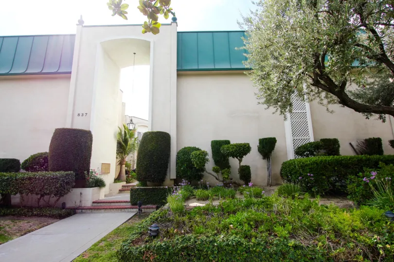 The manicured bushes around Magnolia Court in Pasadena, California