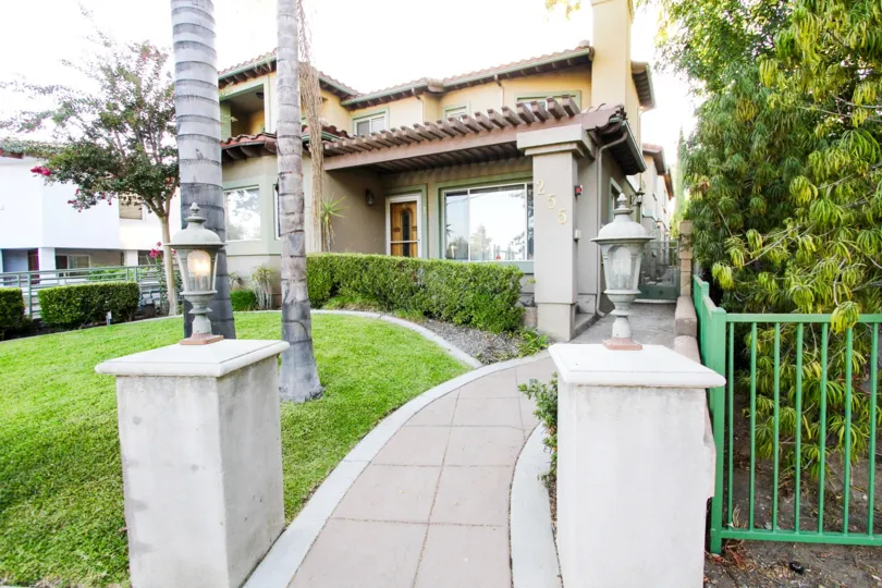 The view of Mar Vista Gardens in Pasadena, California