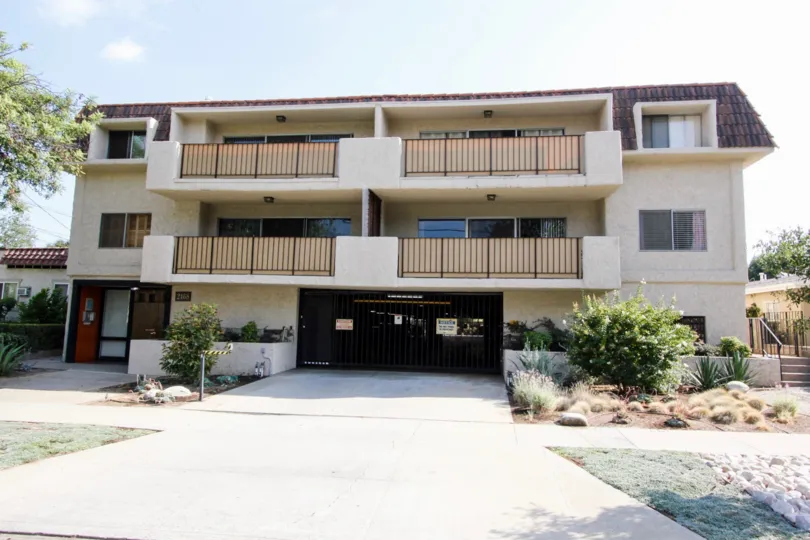 The driveway into Mohawk East in Pasadena, California