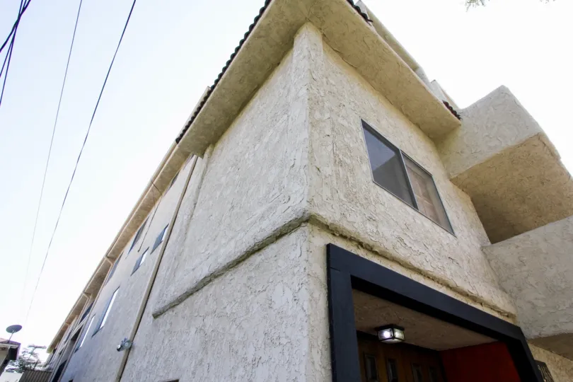 The view of Mohawk East in Pasadena, California
