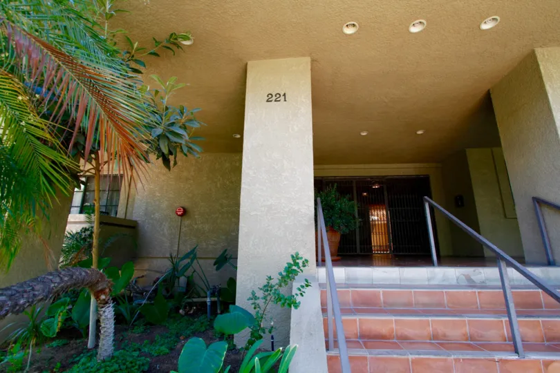 The address for Oak Knoll Terrace in Pasadena, California