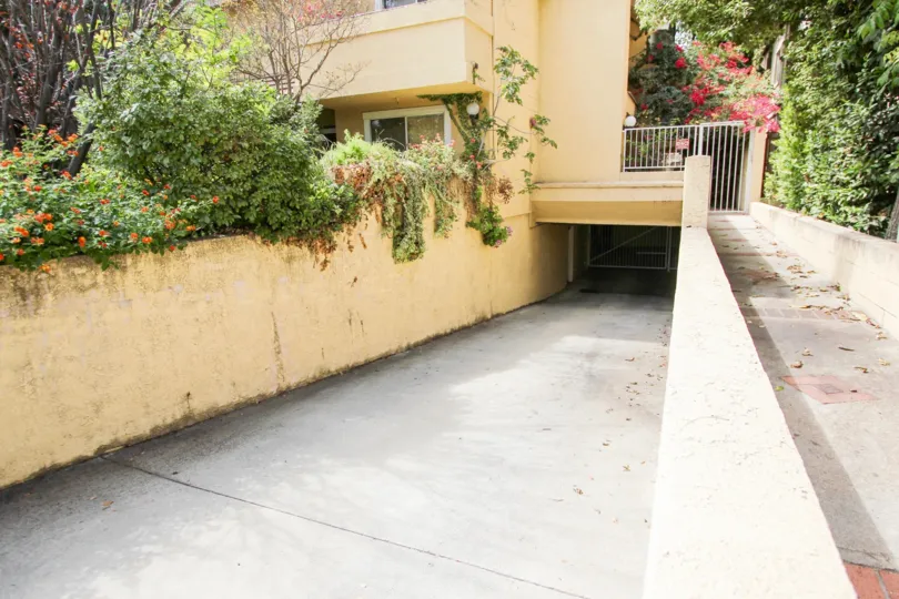 The garage for parking at Oakland Gardens