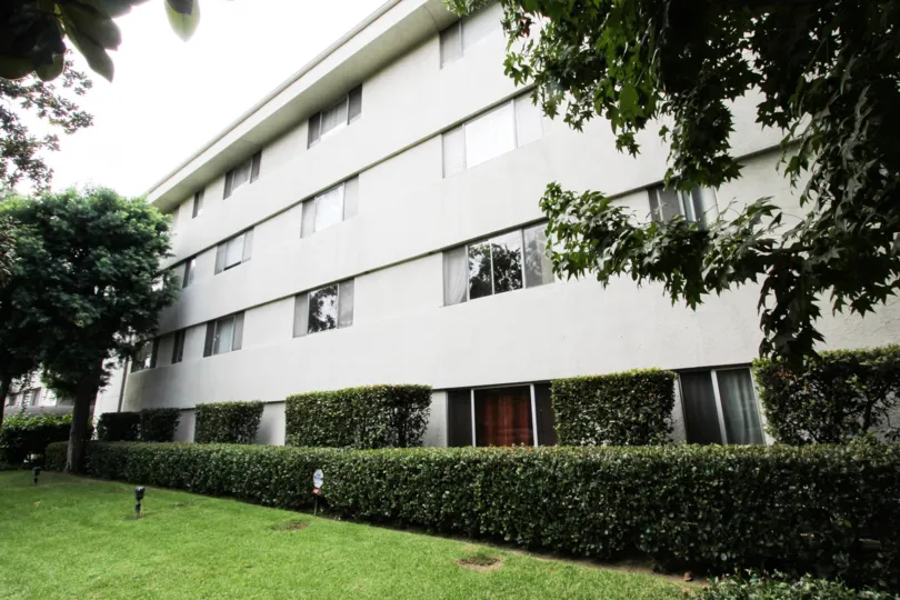 The hedges around Oakland Towers North in Pasadena, California