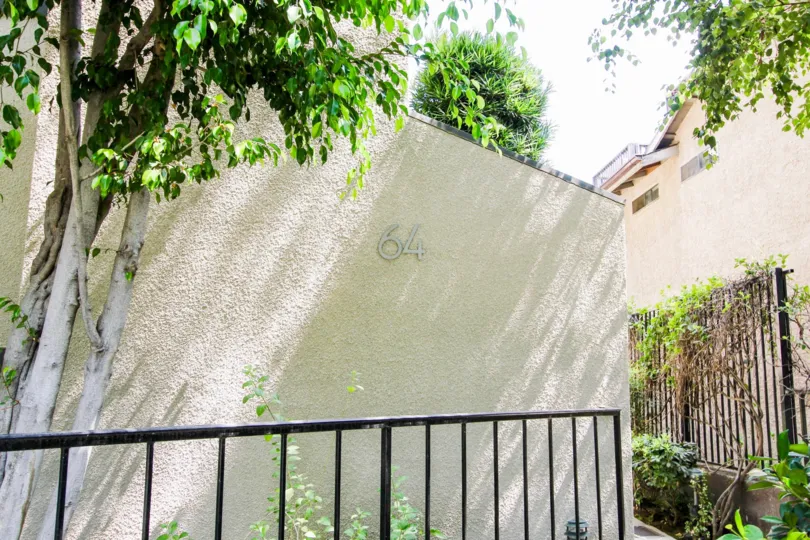 The address on the wall of Oaks Townhomes in Pasadena, California