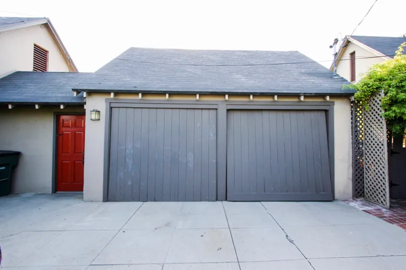 The garage at Orange Grove Terrace