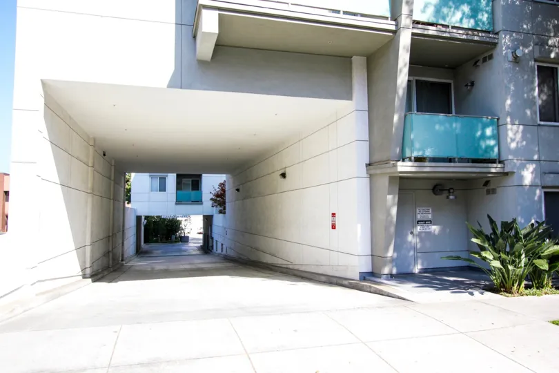 The drive into the parking area for Pasadena Collection West