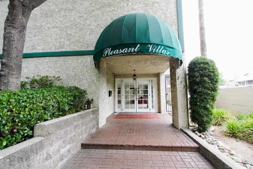 The entrance into Pleasant Villas