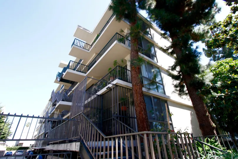 The Regency Del Mar building in Pasadena, California