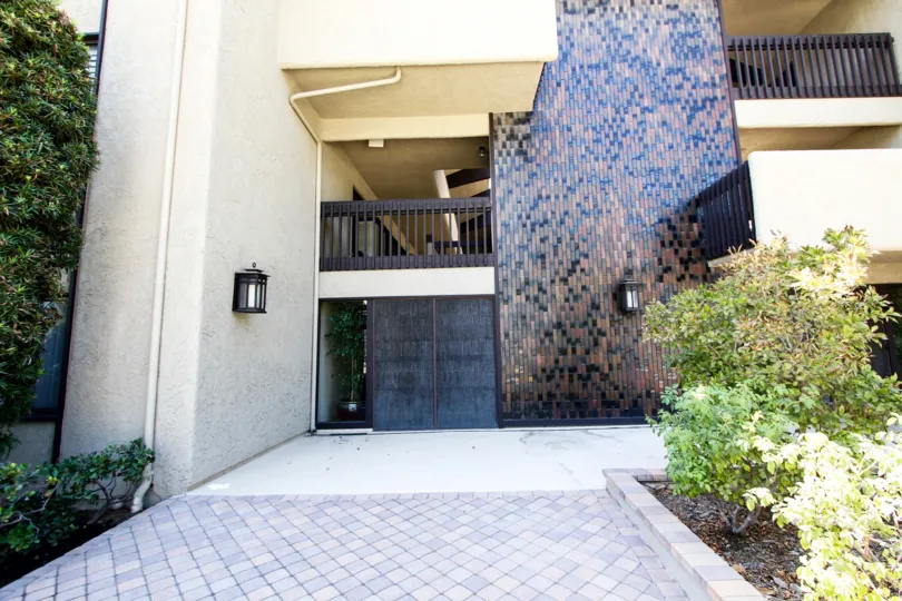 The entryway into Rose Tree