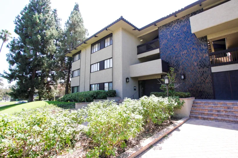 The landscaping around Rose Tree in Pasadena, California
