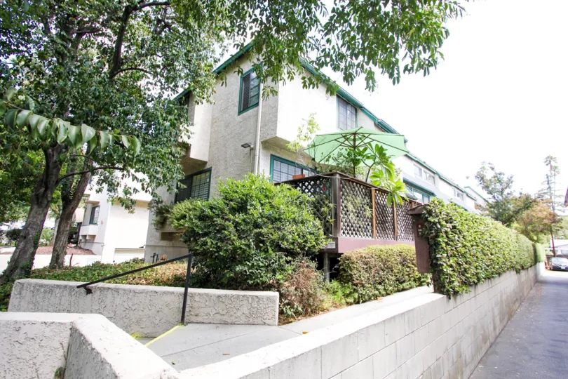 The landscaping around Sierra Bonita Townhomes in Pasadena, California