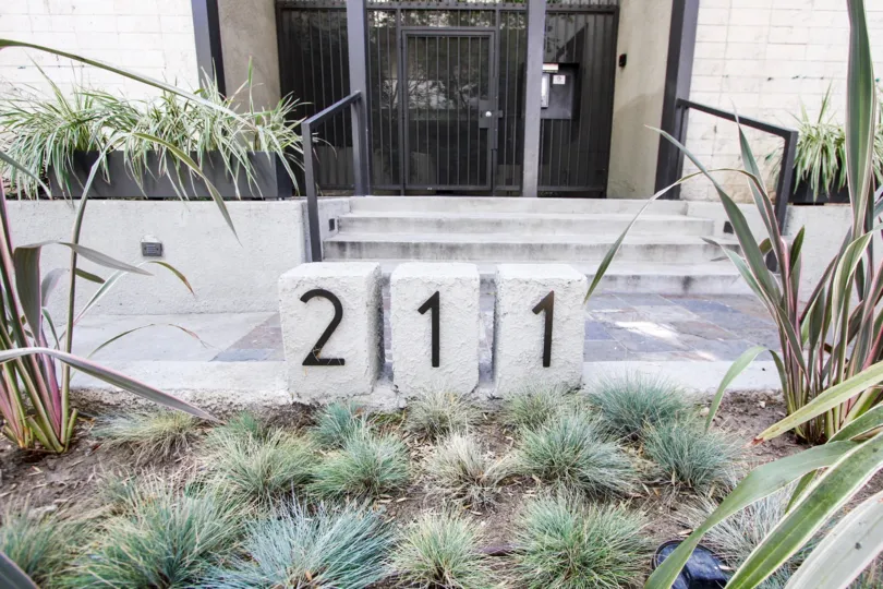 The address in front of Somerset House in Pasadena, California