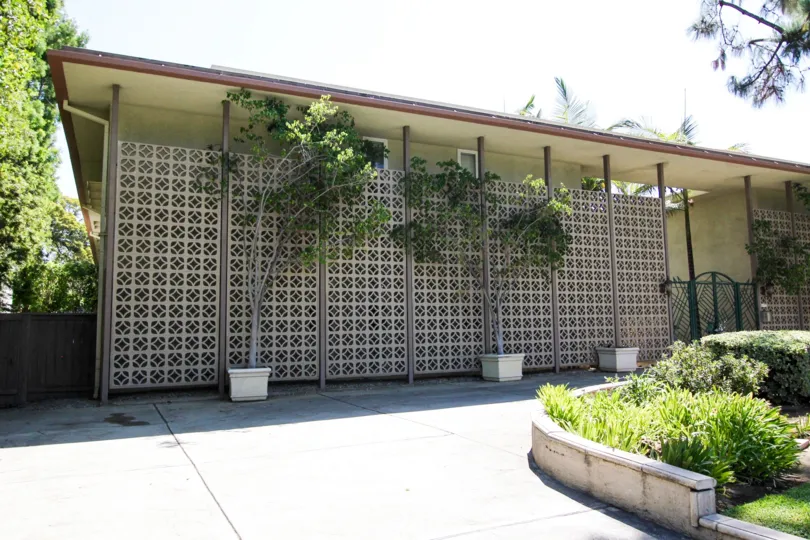 The landscaping around Sutton House in Pasadena, California