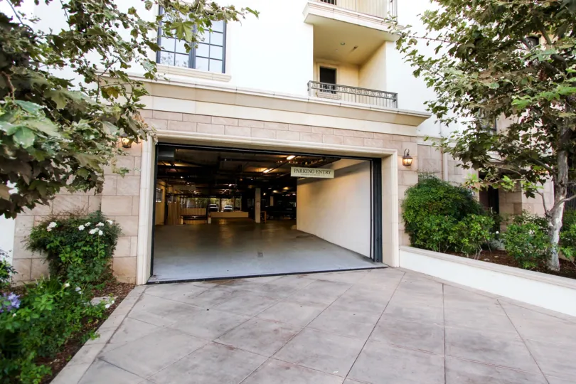 The parking at The Gardens on Hill