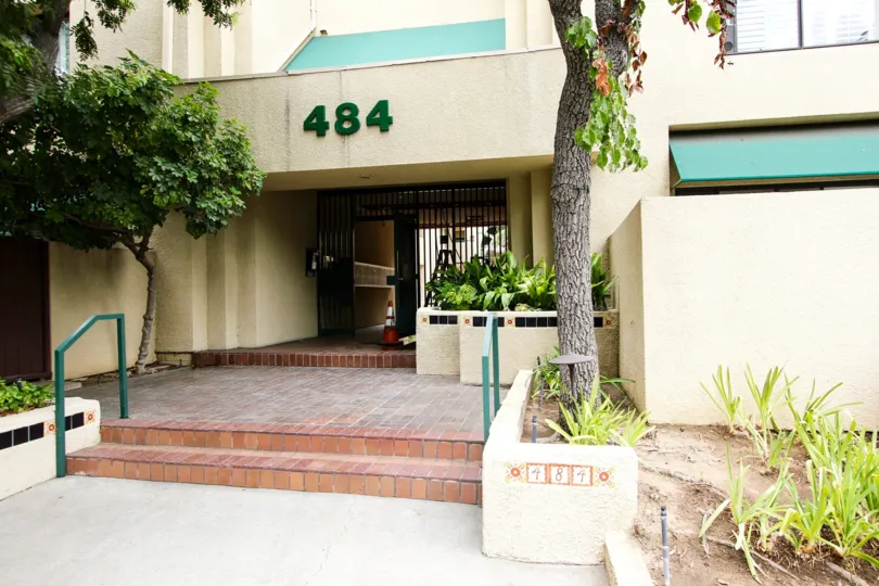The address for Three Palms above the entrace