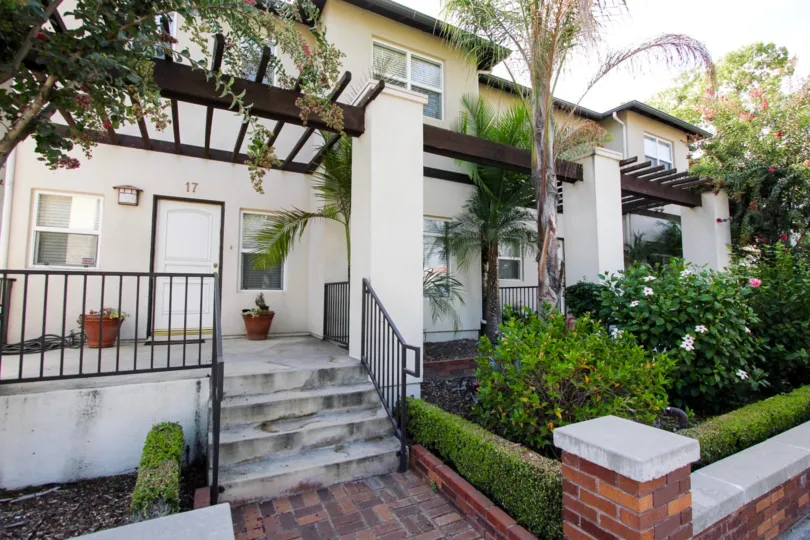 The entrance into Tivoli Villas in Pasadena, California