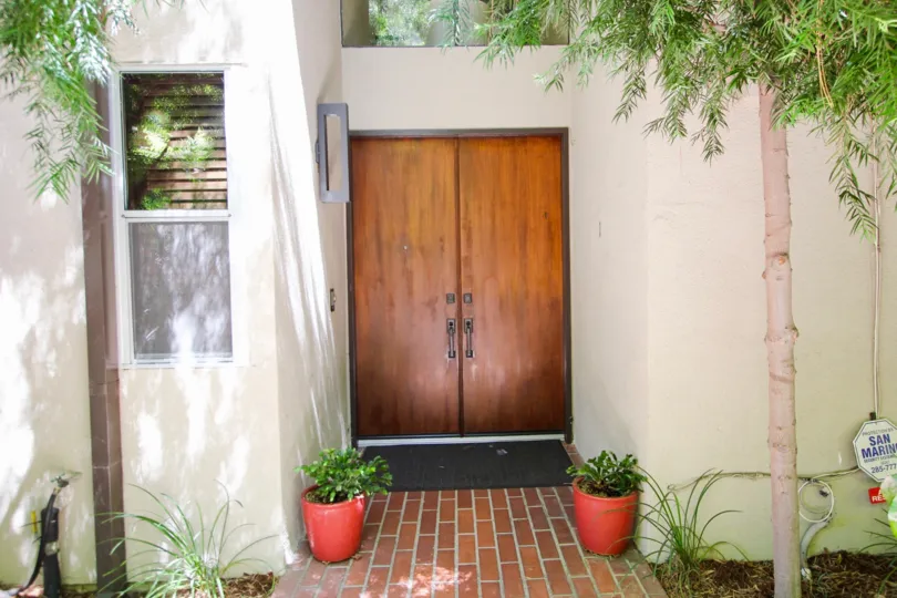 The entrance into Waverly House