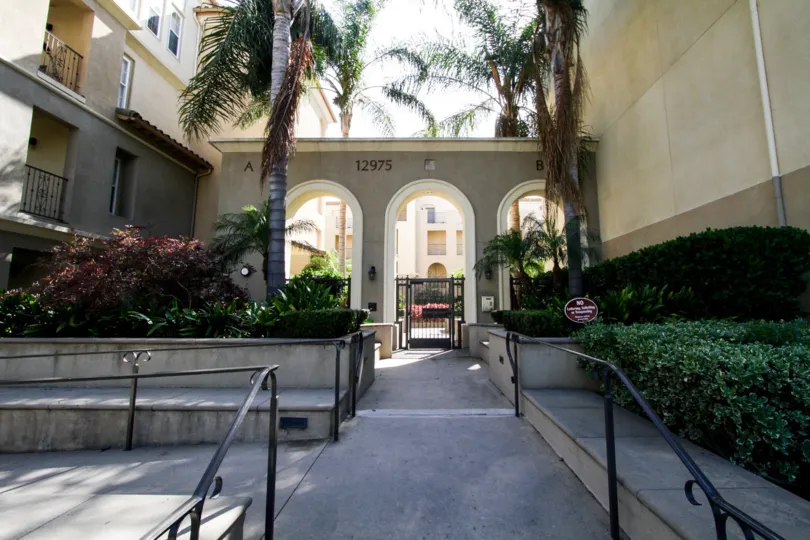 The walkway around Carabela in Playa Vista
