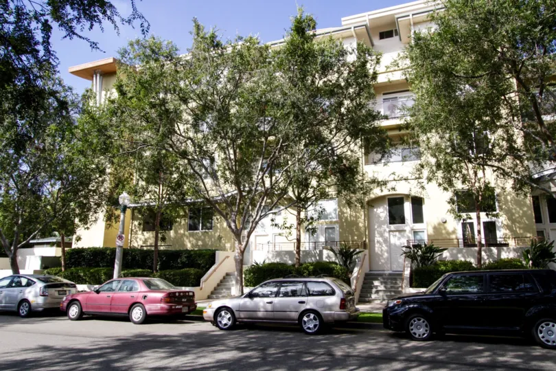 The curb at Crescent Walk in Playa Vista