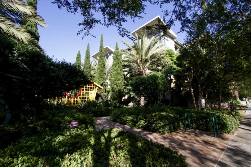 The paths through Waterstone in Playa Vista