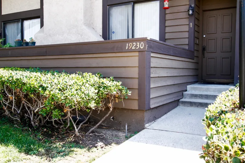 The address at Kingston Townhomes East in Reseda California