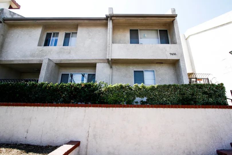 The address on the Park Reseda buildig