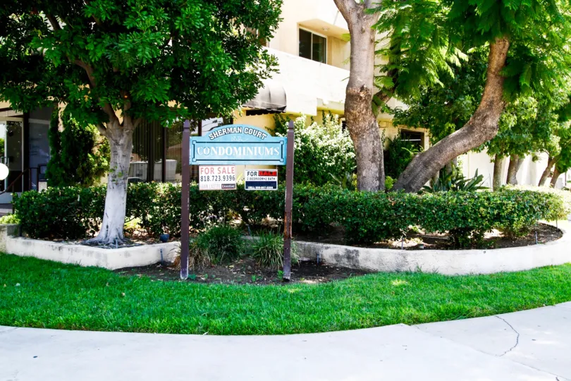 The sign welcoming you to Sherman Court in Reseda California