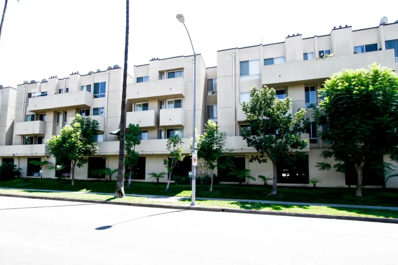 The curb view of Sherman Court