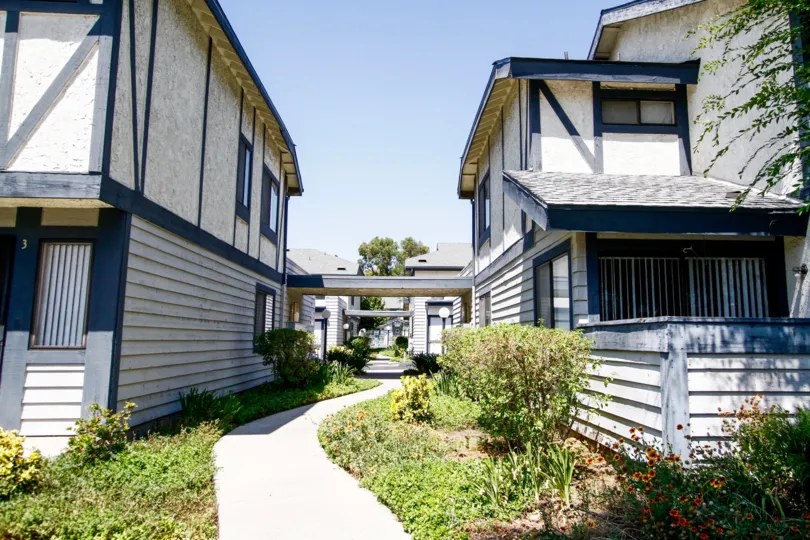 The sidewalk up to Sherwood Townhomes in Reseda California