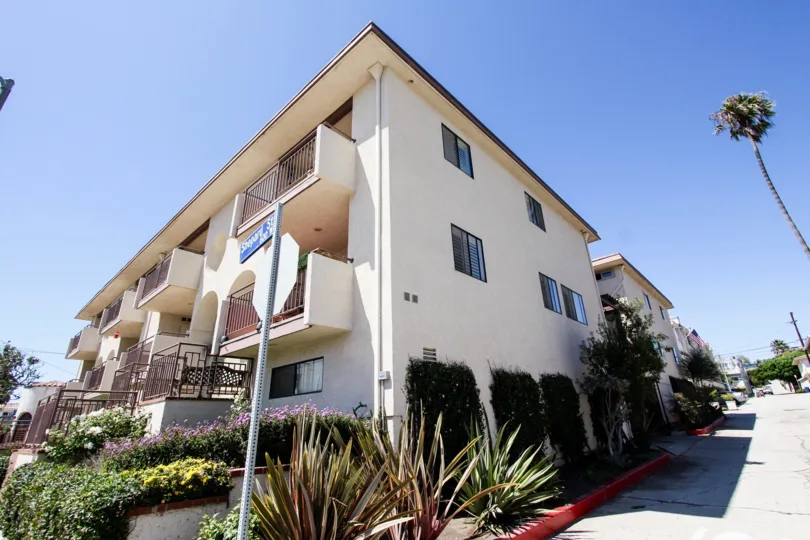 The building at 676 Shepard St