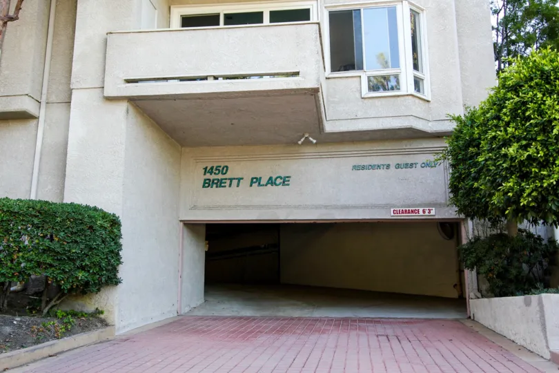 The address for Harbour Walk Terraces