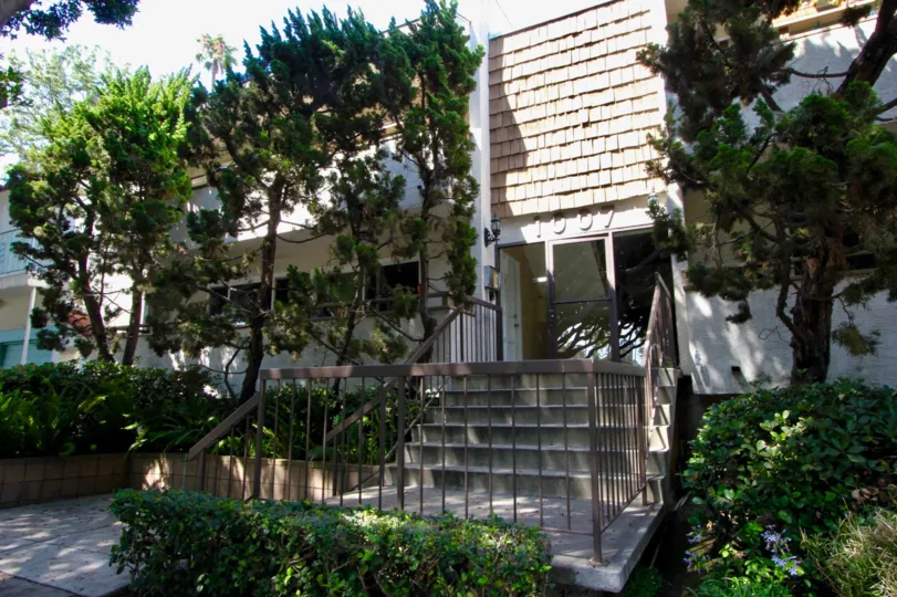 A cool day in the 1007 20th St with small trees and building.