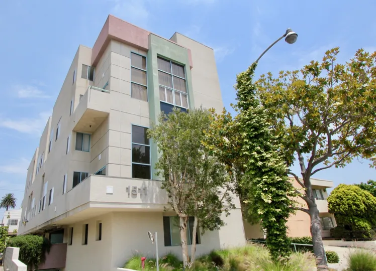 The architectural masterpiece of 1511 16th St, Santa Monica, california
