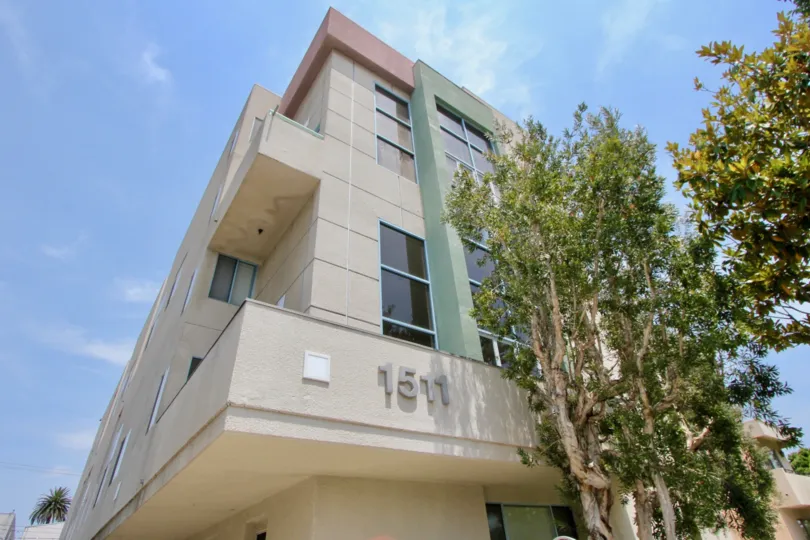 A sunny day at the front part of the 1511 16th St's community in Santa Monica, CA