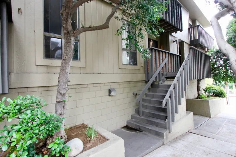 A house in 302 Ashland which was builted with ancient imagination