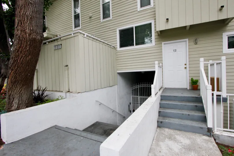 12 number home in large building of California with light shades