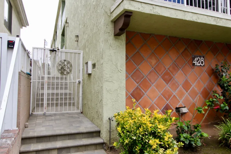 Amazing view of the entrance 428 Hill Street, Santa Monica, California