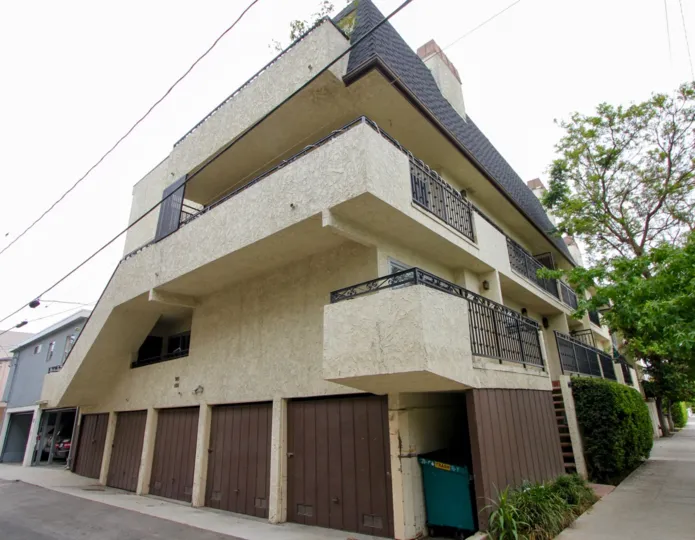 A big home in santa monica with many sections and storeys