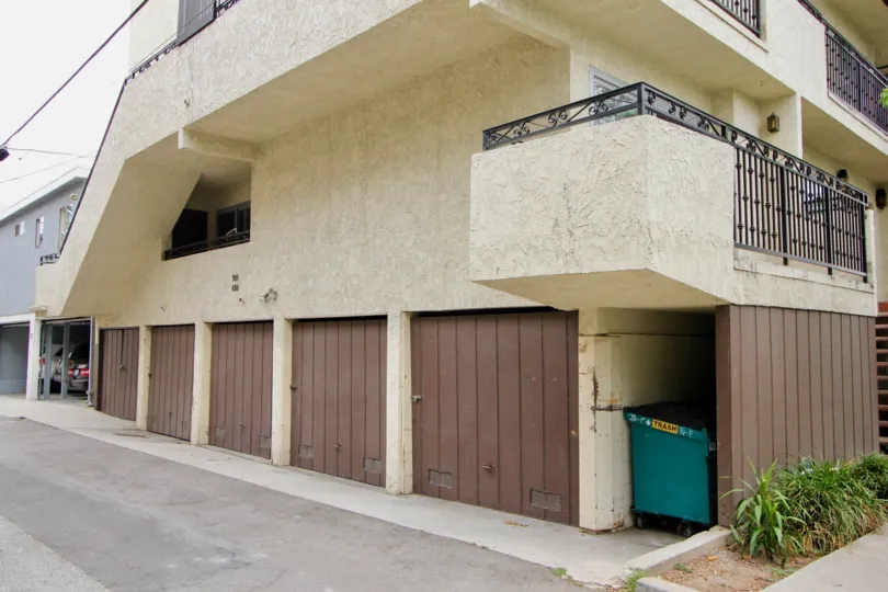 A morning in the 608 Idaho Ave with some wooden garage door.