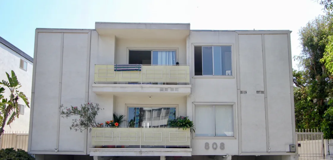 A modern house in 808 5th St which was builted with colourful glass and paints