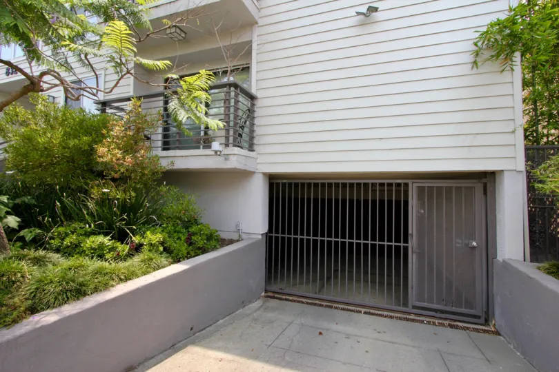 A day in the 832 Euclid with strong gate and lock.