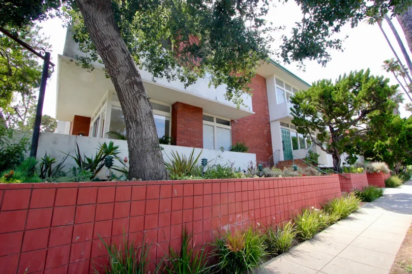 A sunny day in the Front Porch of the 854 18th St with red layered tiles