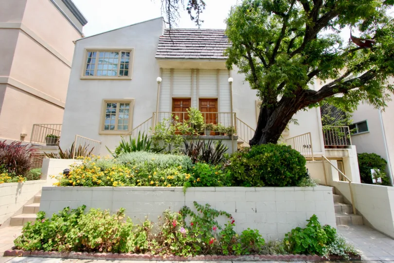 943 12th St - Home with a garden in santa monica, California