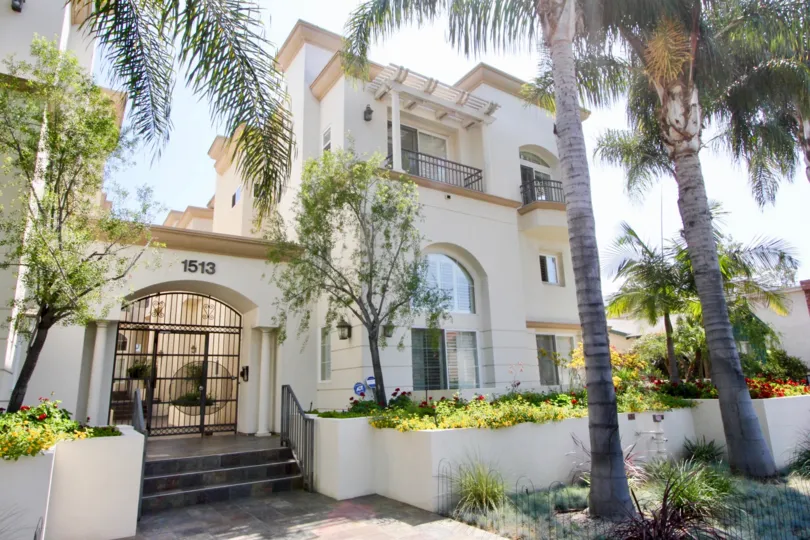 majestic look of Berkeley Manor, Santa Monica, california
