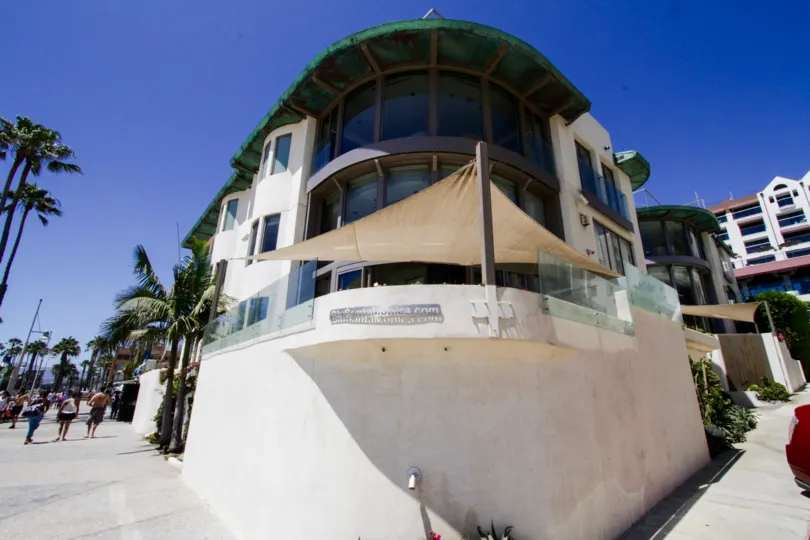 The patio at Blu Santa Monica
