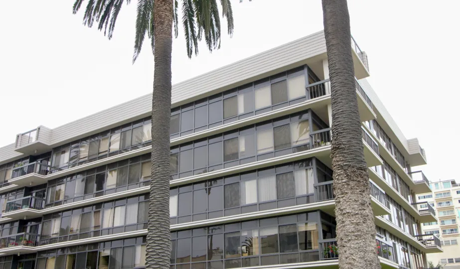 A wonderful building Boca Monica Which was builted in class. it is very beautiful building.