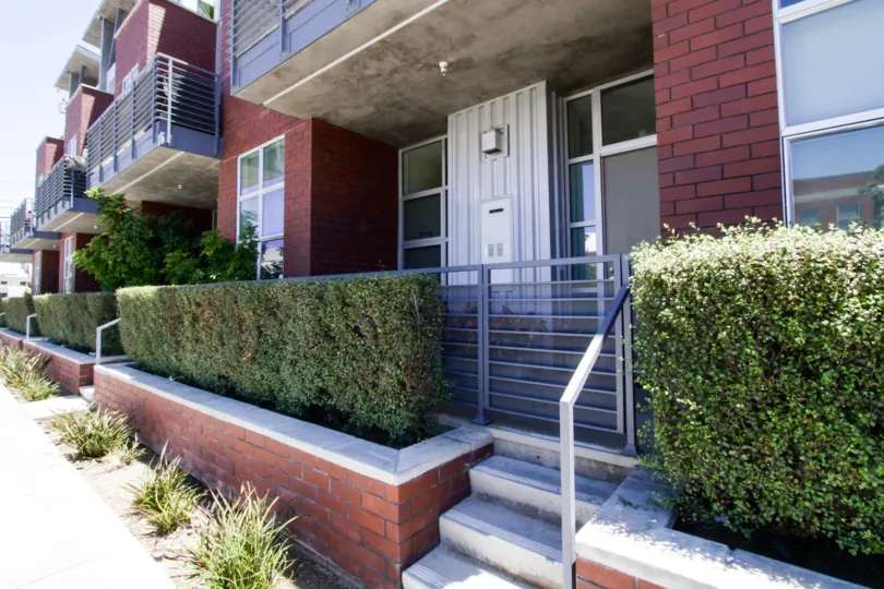 The entrance into Broadway Lofts